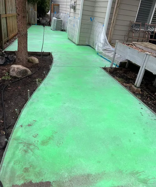 Exposed Aggregate Side Pathway in Auburn 